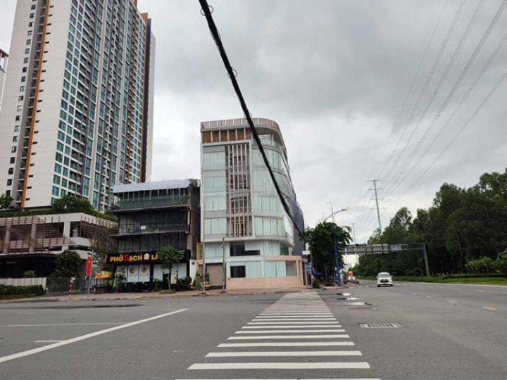 Cho Thuê Tòa Nhà GÓC 2MT số 114 đường Đồng Văn Cống, Phường Thạnh Mỹ Lợi, Quận 2, DT: 8x20m, 1 trệt 6 lầu TM, DTSD: 1.100 m2