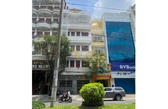 Cho Thuê Tòa Nhà Mặt Tiền  156-158 đường Bàu Cát, phường 14, Quận Tân Bình, DT: 8x18m, 1 Trệt 5 Lầu, DTSD 864m2