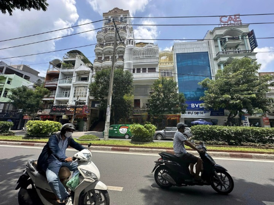 Cho Thuê Tòa Nhà Mặt Tiền  156-158 đường Bàu Cát, phường 14, Quận Tân Bình, DT: 8x18m, 1 Trệt 5 Lầu, DTSD 864m2