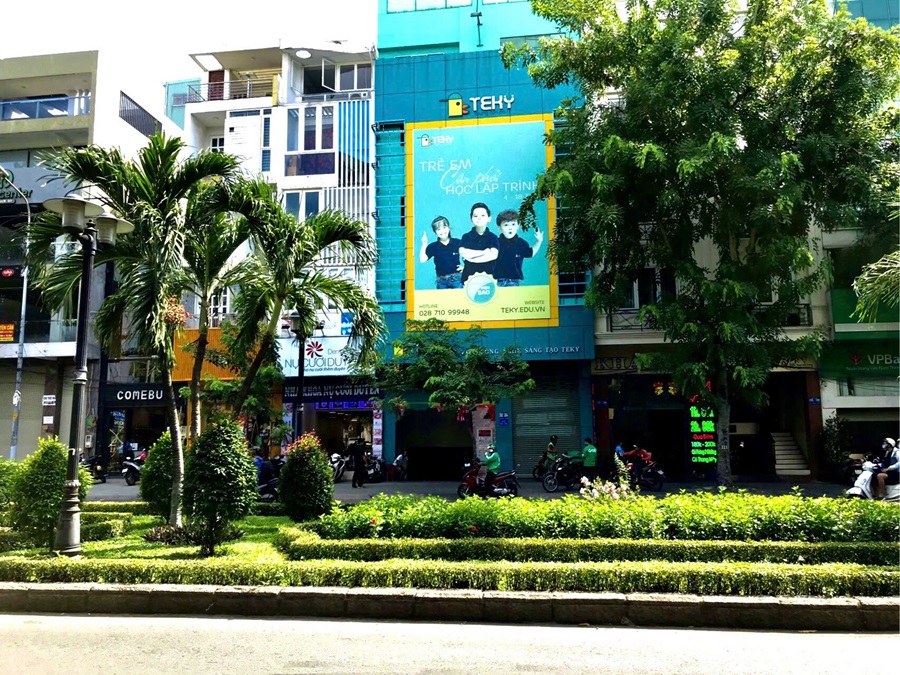 Cho Thuê Tòa Nhà Mặt Tiền 302-304 đường Phan Xích Long, phường 7, Quận Phú Nhuận, DT: 8x16m, 1 Hầm 1 Trệt 5 Lầu Thang Máy, DTSD 768m2