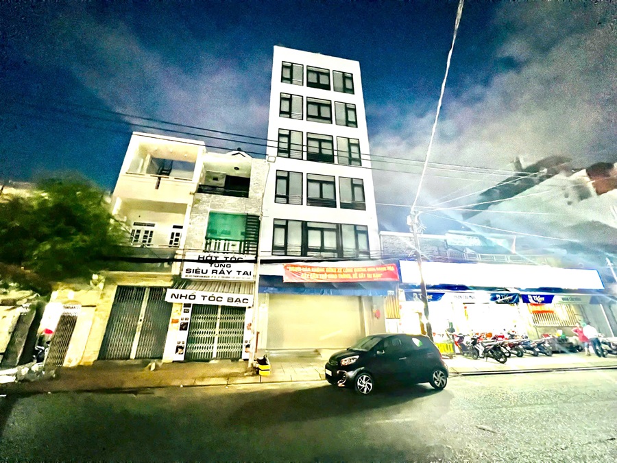 Cho Thuê Tòa Nhà Mặt Tiền  60 đường Phạm Văn Bạch, phường 15, Quận Tân Bình, DT: 7x14m, 1 Trệt 1 Lửng 4 Lầu, DTSD 490m2