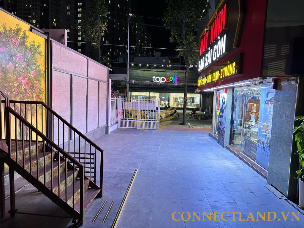 Cho Thuê Tòa Nhà Mặt Tiền Số 217-219 Đường Phạm Hùng, phường 4, Quận 8, DT: 8x40m, 1 hầm, 1 trệt, 5 lầu, thang máy, DTSD: 500m2