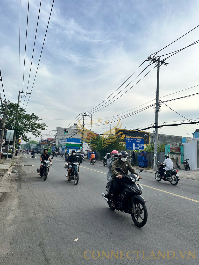 Cho Thuê Tòa Nhà Mặt Tiền Số 878 Đường Hà Huy Giáp, Phường Thạnh Lộc, Quận 12, DT: 13x40m, 1 trệt, 3 lầu, DTSD: 2.080m2