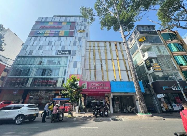 Cho Thuê Mặt Bằng Mặt Tiền 21-21A Cao Thắng Phường 2 Quận 3