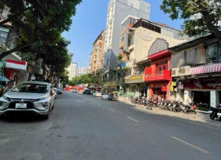 Cho Thuê Mặt Bằng 37-39 Đông Du Phường Bến Nghé Quận 1