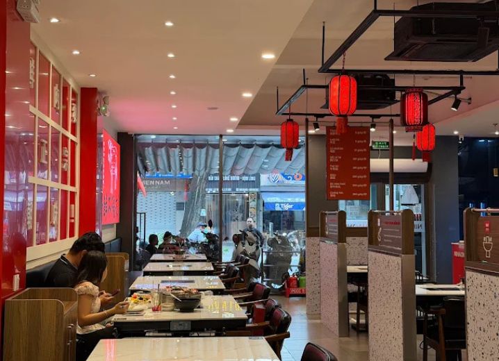 Cho Thuê Mặt Bằng Góc 2MT 69 Phạm Ngọc Thạch Phường 6 Quận 3