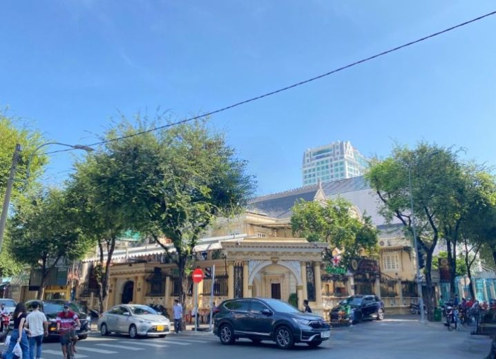 Cho Thuê Mặt Bằng Góc 2MT Số 86 Võ Văn Tần Phường 6 Quận 3