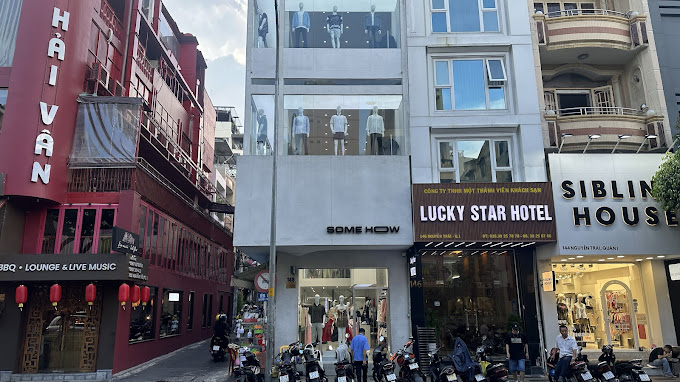 Cho Thuê Mặt Bằng Nhà GÓC 2MT số 148 Đường Nguyễn Trãi, Phường Phạm Ngũ Lão, Quận 1, DT: 4.3x19m, 1 trệt, 3 lầu, DTSD: 326 m2