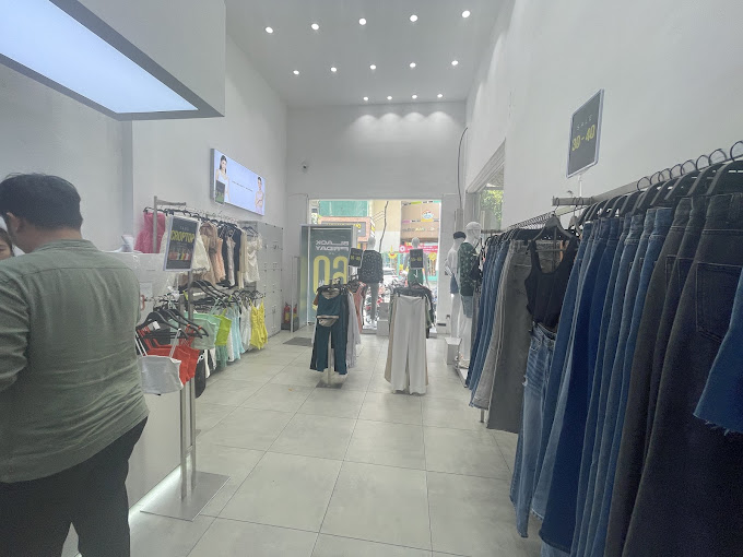 Cho Thuê Mặt Bằng Nhà GÓC 2MT số 148 Đường Nguyễn Trãi, Phường Phạm Ngũ Lão, Quận 1, DT: 4.3x19m, 1 trệt, 3 lầu, DTSD: 326 m2