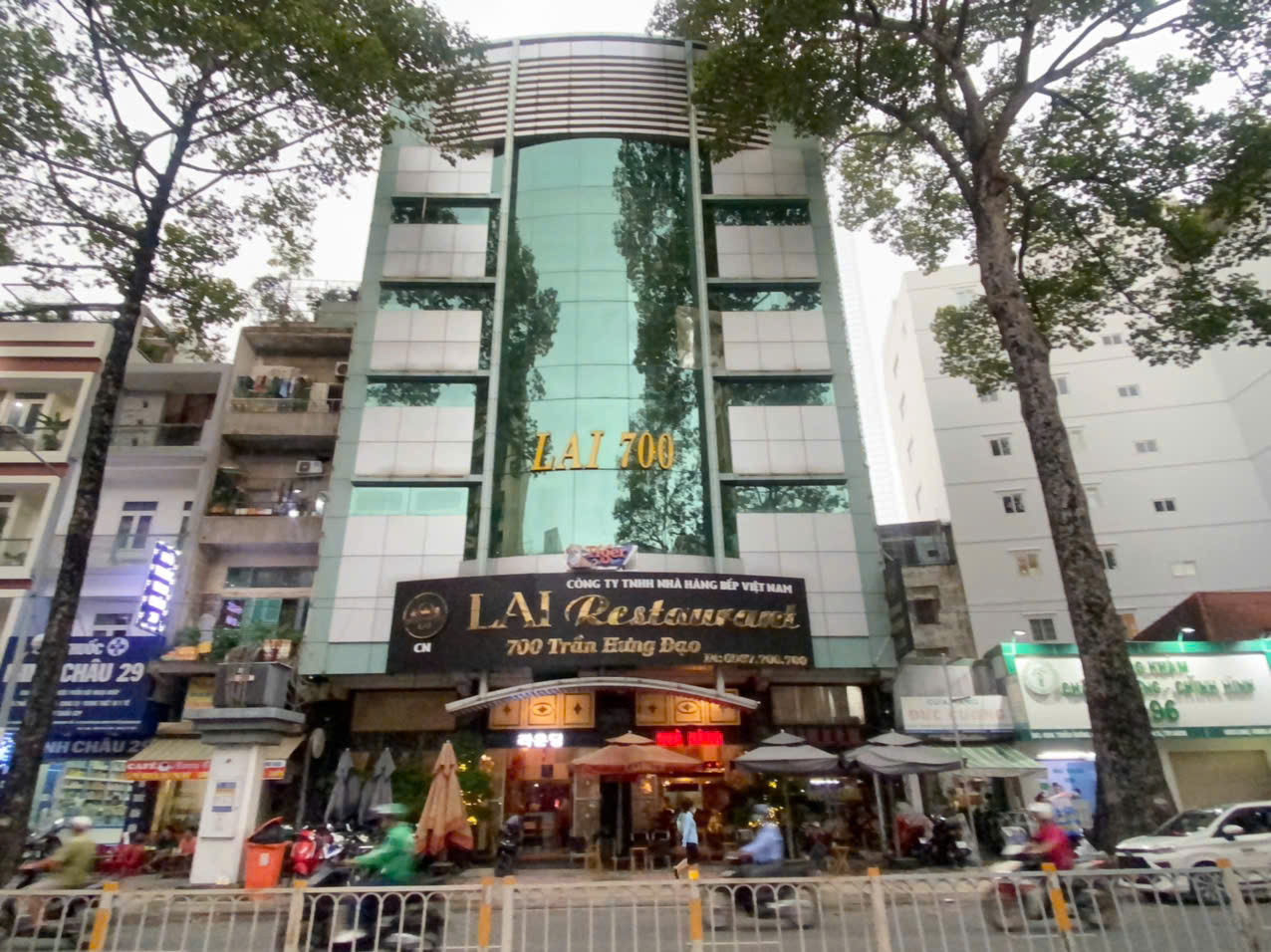 Cho Thuê Mặt Bằng Số 700 Đường Trần Hưng Đạo, Phường 2, Quận 5, DT: 12x20m, 1 trệt, 7 lầu, thang máy, DTSD: 1920m2