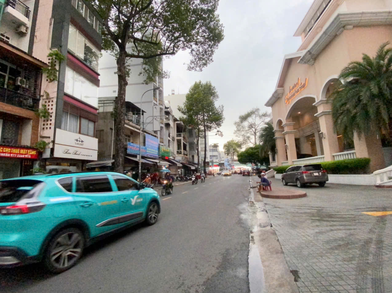 Cho Thuê Mặt Bằng Mặt Tiền Số 331 Đường Trần Bình Trọng, Phường 1, Quận 5, DT: 10x10m,  1 trệt, 6 lầu, TM, DTSD: 700m2