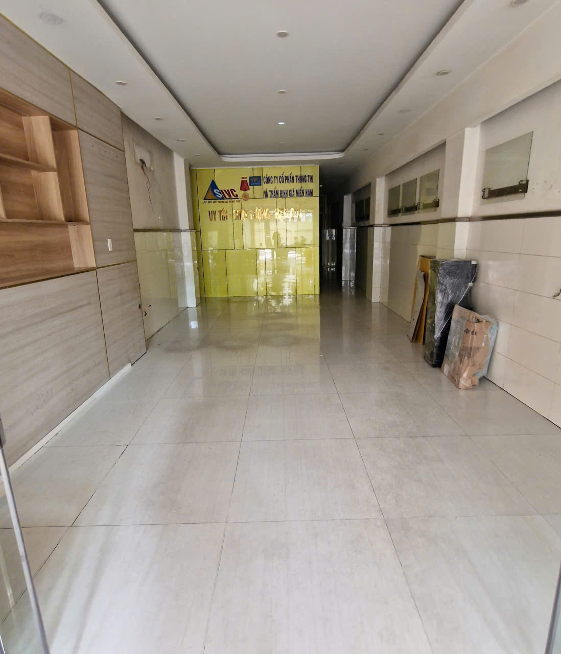 Cho Thuê Nhà Mặt Tiền Số 359 Đường Nguyễn Trãi, Phường Nguyễn Cư Trinh, Quận 1, DT: 4.2x32m, 1 Trệt 4 Lầu, Tổng DT Sàn Sử Dụng: 576.5m2