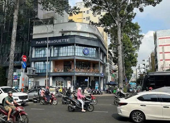 Cho Thuê Mặt Bằng Góc 2MT 1 Đường Cao Thắng Phường 2 Quận 3