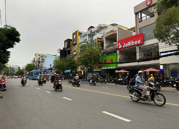 Cho Thuê Nhà Mặt Tiền 139-141 Nguyễn Gia Trí Phường 25 Quận Bình Thạnh