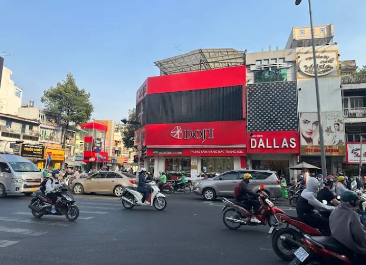 Cho Thuê Mặt Bằng Góc 2MT 231 Đường 3/2 Phường 1 Quận 10