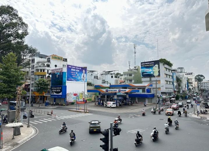 Cho thuê nhà mặt tiền số 440 Trần Hưng Đạo Phường Chợ Quán Quận 5