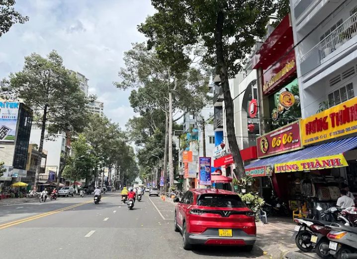 Cho thuê nhà mặt tiền số 440 Trần Hưng Đạo Phường Chợ Quán Quận 5