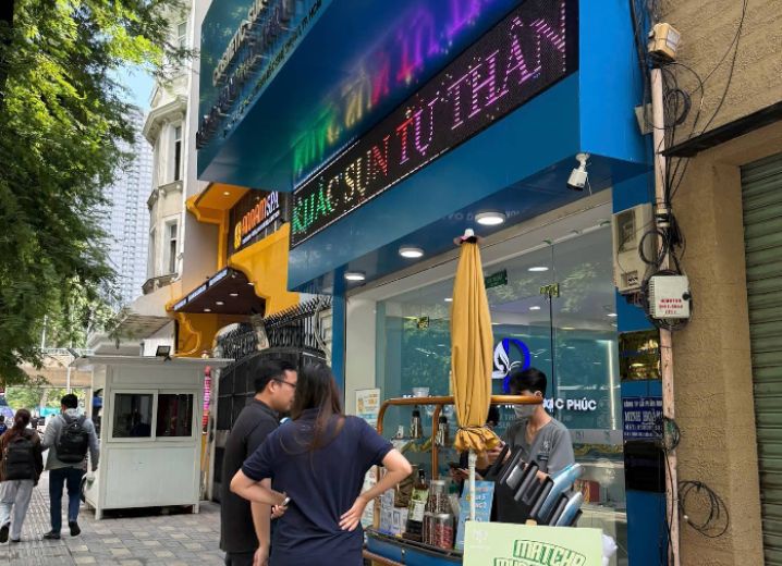 Cho Thuê Mặt Bằng GÓC 2MT Số 9 Lê Thánh Tôn Phường Bến Nghé Quận 1