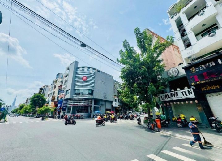 Cho Thuê Mặt Bằng 240-242 Phan Xích Long Phường 2 Quận Phú Nhuận