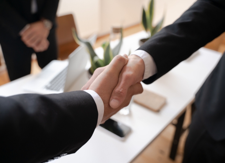 Ký kết hợp đồng thuê văn phòng doanh nghiệp